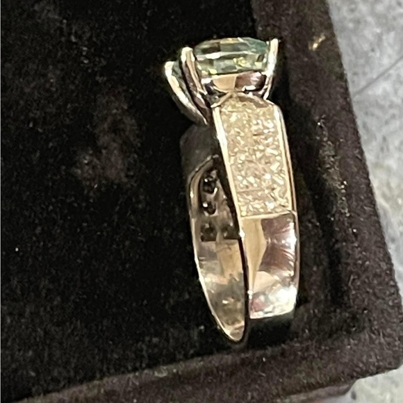 STONE ONLY 

2.80ct ice blue asscher cut MOISSONITE (NOT DIAMOND). - Picture 8 of 16